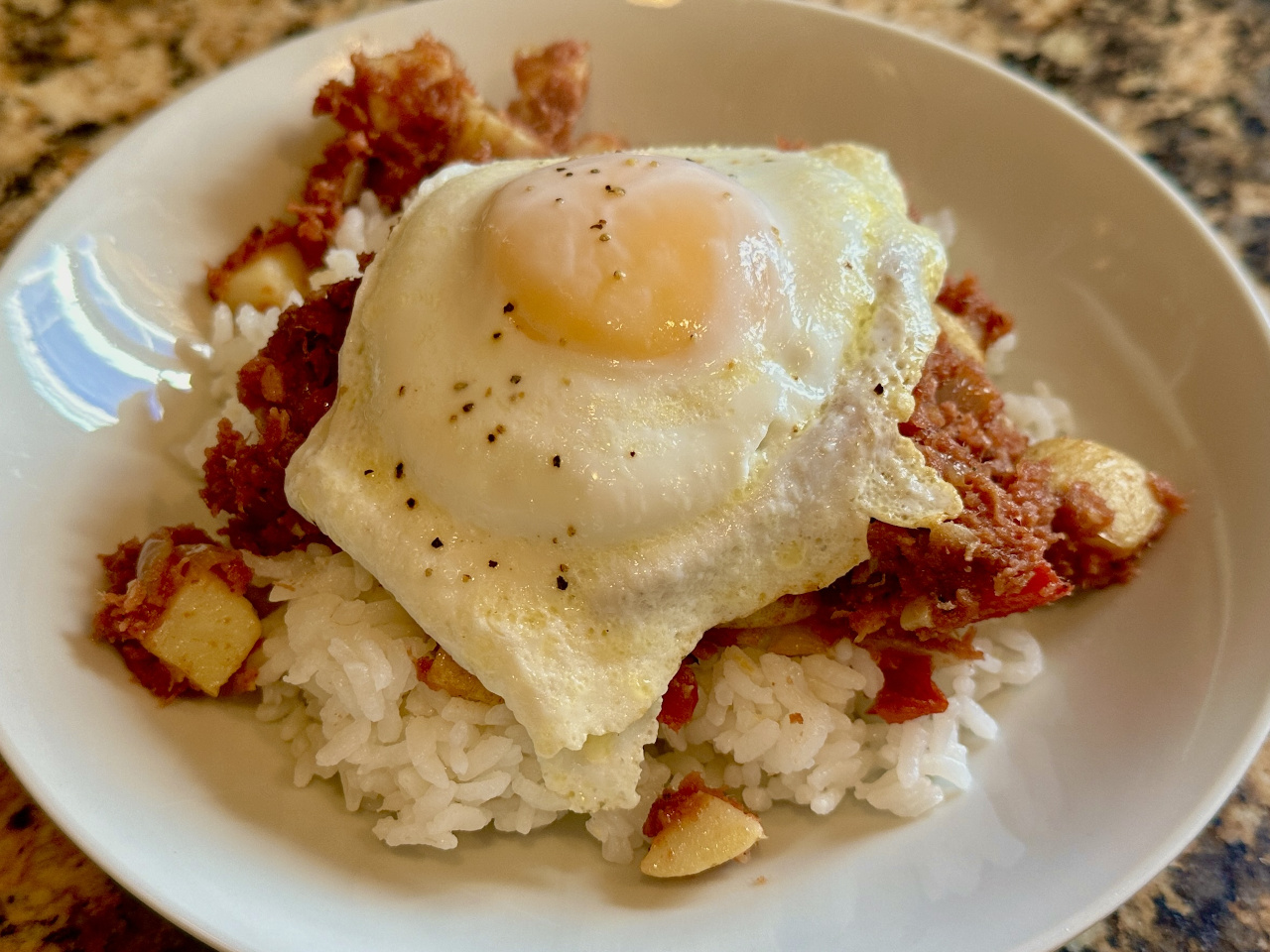 Filipino corned beef hash